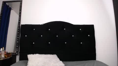 Snapshot of sweet_skylove_ chatting on May 27, 11:57 pm Adriana online show from May 27, 11:57 pm