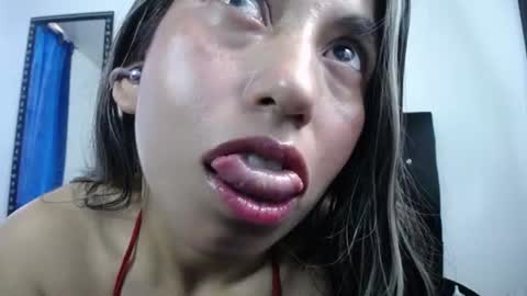Snapshot of sweet_skylove_ chatting on July 1, 12:29 pm Adriana online show from July 1, 12:29 pm