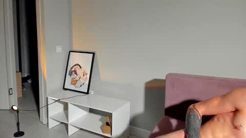 Snapshot of sweet_smith8 chatting on February 4, 10:02 pm sweet_smith8 online show from February 4, 10:02 pm