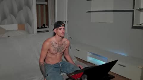 Snapshot of sweet_smith8 chatting on October 13, 2:39 pm sweet_smith8 online show from October 13, 2:39 pm