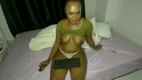 Nina online show from January 5, 6:55 pm