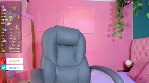 Snapshot of sweet_starxx chatting on May 9, 7:41 pm Yeileen online show from May 9, 7:41 pm