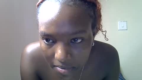 Snapshot of sweet_strawberina chatting on March 30, 5:19 am sweet_strawberina online show from March 30, 5:19 am
