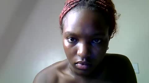 Snapshot of sweet_strawberina chatting on March 31, 2:57 am sweet_strawberina online show from March 31, 2:57 am
