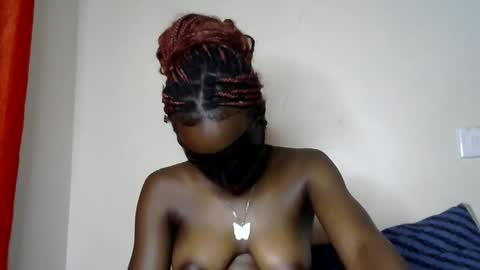Snapshot of sweet_strawberina chatting on April 9, 9:31 pm sweet_strawberina online show from April 9, 9:31 pm