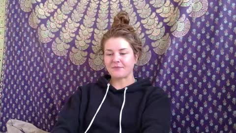 Heidi Brenner - Please check bio for schedule  FAQ online show from November 4, 1:21 pm