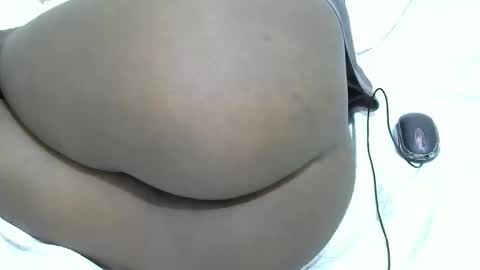 Snapshot of sweet_veebouset chatting on November 2, 6:43 pm sweet_veebouset online show from November 2, 6:43 pm
