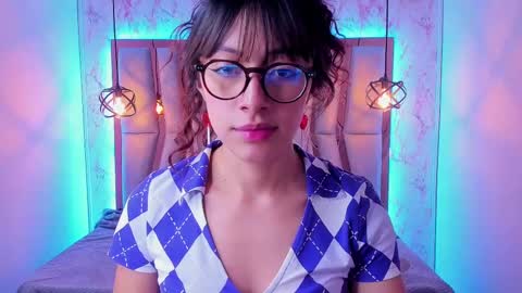 Snapshot of sweet_venus4 chatting on December 27, 9:54 pm sweet_venus4 online show from December 27, 9:54 pm