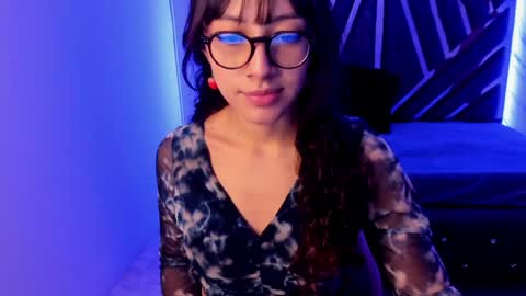 Snapshot of sweet_venus4 chatting on January 3, 4:27 pm sweet_venus4 online show from January 3, 4:27 pm