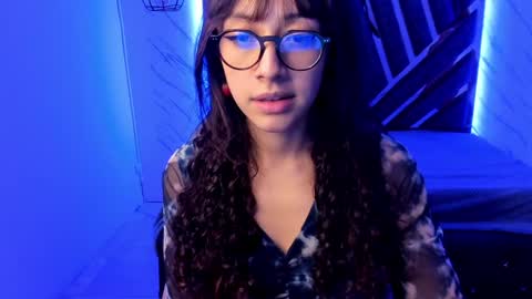 Snapshot of sweet_venus4 chatting on January 3, 10:29 pm sweet_venus4 online show from January 3, 10:29 pm