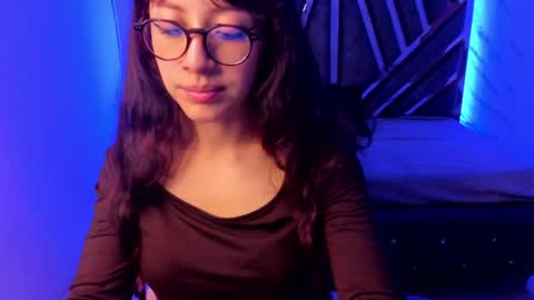 Snapshot of sweet_venus4 chatting on January 29, 10:11 pm sweet_venus4 online show from January 29, 10:11 pm