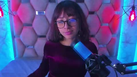 Snapshot of sweet_venus4 chatting on February 20, 2:24 pm sweet_venus4 online show from February 20, 2:24 pm