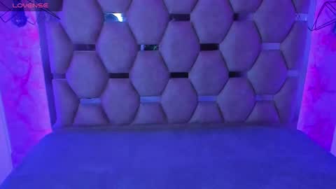 Snapshot of sweet_venus4 chatting on February 21, 11:22 am sweet_venus4 online show from February 21, 11:22 am