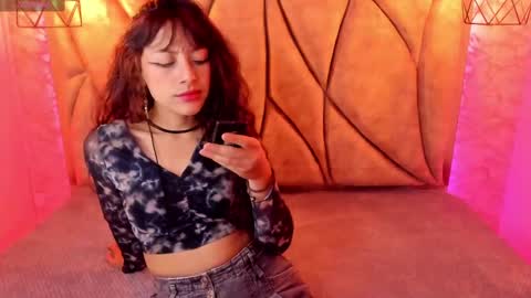 Snapshot of sweet_venus4 chatting on February 22, 7:03 pm sweet_venus4 online show from February 22, 7:03 pm