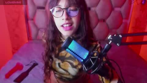 Snapshot of sweet_venus4 chatting on February 26, 5:28 pm sweet_venus4 online show from February 26, 5:28 pm