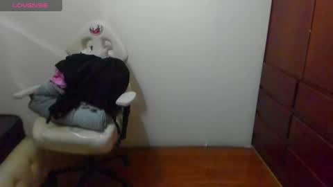 Snapshot of sweet_venus4 chatting on February 28, 5:26 pm sweet_venus4 online show from February 28, 5:26 pm
