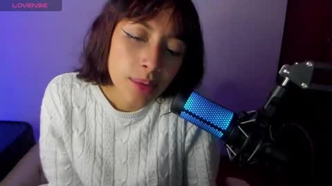 Snapshot of sweet_venus4 chatting on March 1, 6:43 pm sweet_venus4 online show from March 1, 6:43 pm