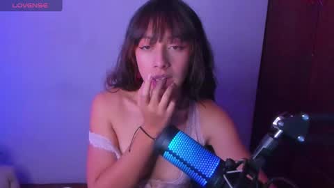 Snapshot of sweet_venus4 chatting on March 5, 5:29 pm sweet_venus4 online show from March 5, 5:29 pm