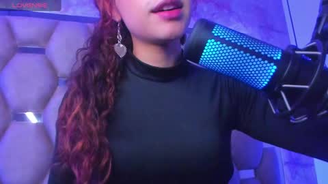 Snapshot of sweet_venus4 chatting on March 6, 2:18 pm sweet_venus4 online show from March 6, 2:18 pm