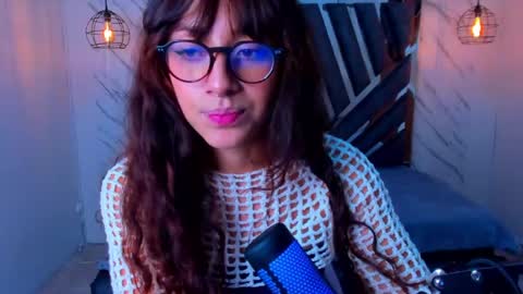 Snapshot of sweet_venus4 chatting on March 8, 3:24 pm sweet_venus4 online show from March 8, 3:24 pm