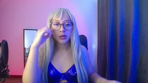 Snapshot of sweet_venus4 chatting on March 19, 3:38 pm sweet_venus4 online show from March 19, 3:38 pm