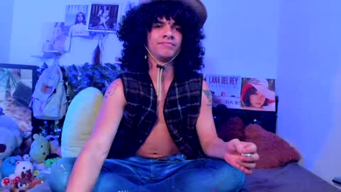 Snapshot of sweet_vond chatting on December 12, 6:53 pm Steven independent model online show from December 12, 6:53 pm