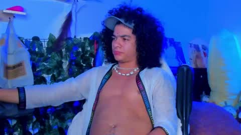 Snapshot of sweet_vond chatting on January 18, 11:22 pm Steven independent model online show from January 18, 11:22 pm