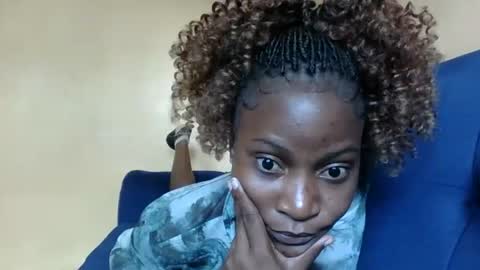 Snapshot of sweet_zella chatting on March 7, 8:55 am zellate online show from March 7, 8:55 am