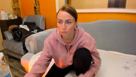 Ale online show from November 25, 7:47 pm