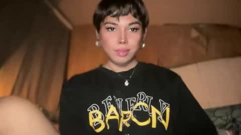 Snapshot of sweetalexa19 chatting on January 6, 10:46 am alexa your one and only queen online show from January 6, 10:46 am