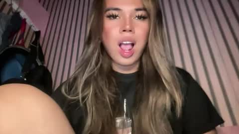 Snapshot of sweetalexa19 chatting on October 17, 2:26 am alexa your one and only queen online show from October 17, 2:26 am