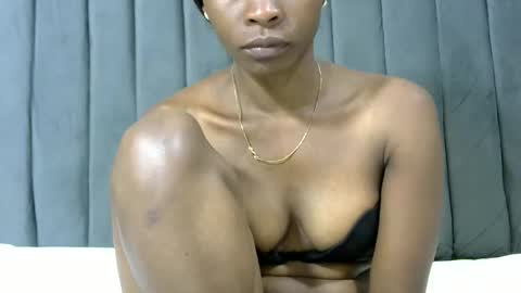 LIANAH online show from January 13, 11:59 am