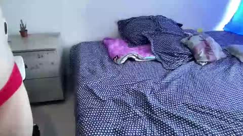 SweetAura0 0  online show from February 13, 5:42 pm