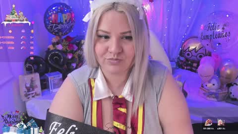 Snapshot of sweetbambi19 chatting on December 21, 7:24 am Andrea online show from December 21, 7:24 am