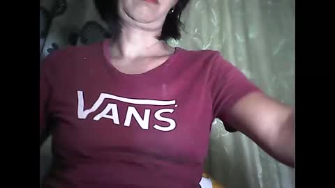 Snapshot of sweetbella24 chatting on May 16, 11:20 am im anne online show from May 16, 11:20 am