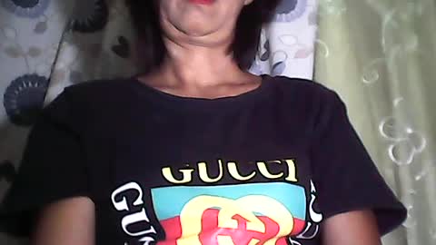 Snapshot of sweetbella24 chatting on June 12, 11:53 am im anne online show from June 12, 11:53 am