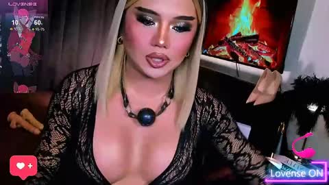 Snapshot of sweetbella69xoxo chatting on May 25, 12:22 pm BELLA online show from May 25, 12:22 pm