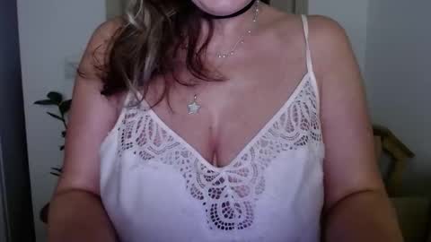 Snapshot of sweetberryxxx chatting on October 28, 11:51 pm Diana online show from October 28, 11:51 pm