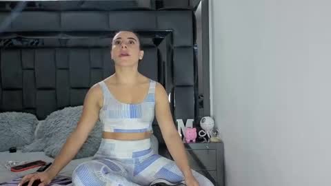 sweetblonde111 online show from May 28, 11:57 pm