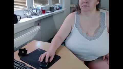 Sweetboobs85h online show from February 22, 9:45 am