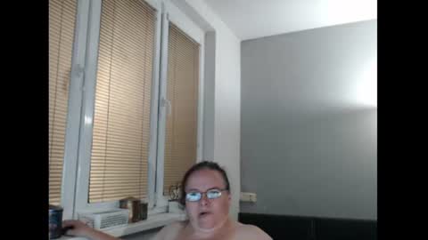 Sweetboobs85h online show from July 24, 8:07 pm