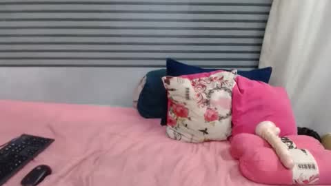 queen online show from February 22, 4:27 pm