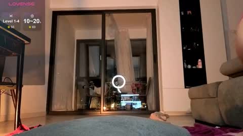 Snapshot of sweetcoles chatting on November 19, 9:15 pm Emma online show from November 19, 9:15 pm