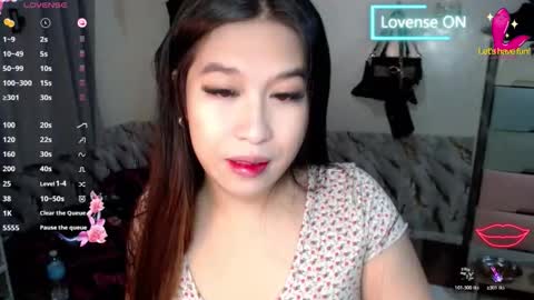 Snapshot of sweetcrizel12 chatting on October 23, 9:52 am SweetSpicy Chloe online show from October 23, 9:52 am
