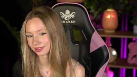 Lina online show from February 14, 9:39 am