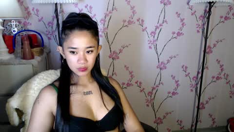 Snapshot of sweetdannica chatting on January 6, 10:02 am Danni online show from January 6, 10:02 am