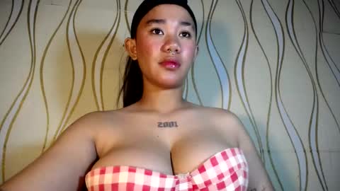Snapshot of sweetdannica chatting on June 11, 7:23 pm Danni online show from June 11, 7:23 pm