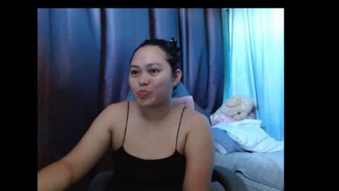 Snapshot of sweetdemurelady chatting on June 7, 7:23 am Lynn online show from June 7, 7:23 am