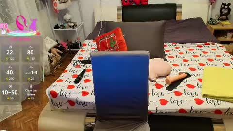 Snapshot of sweetdevil0810 chatting on June 17, 7:59 pm Sweetdevil0810 online show from June 17, 7:59 pm