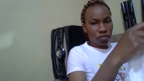 Snapshot of sweetdiva2012 chatting on October 7, 5:48 am sweetdiva2012 online show from October 7, 5:48 am